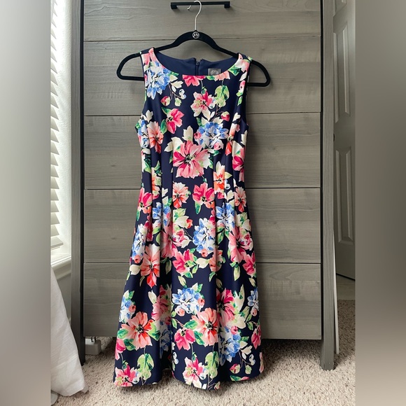 Vince Camuto dress - Picture 6 of 10